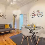 Duque's Cozy Retreat @ Historical Lisboa