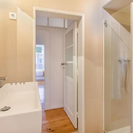 Duque's Cozy Retreat @ Historical Appartement